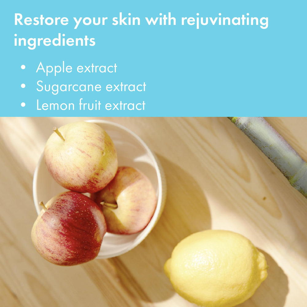 VITÉ20 gel on cuticles delivering moisturized, even-looking nails.