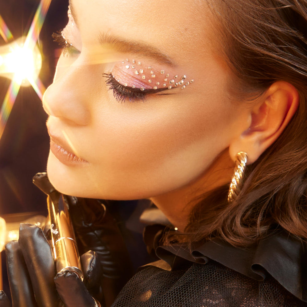 Vivienne Sabó Cabaret Premiere before-after shows defined volume without heaviness