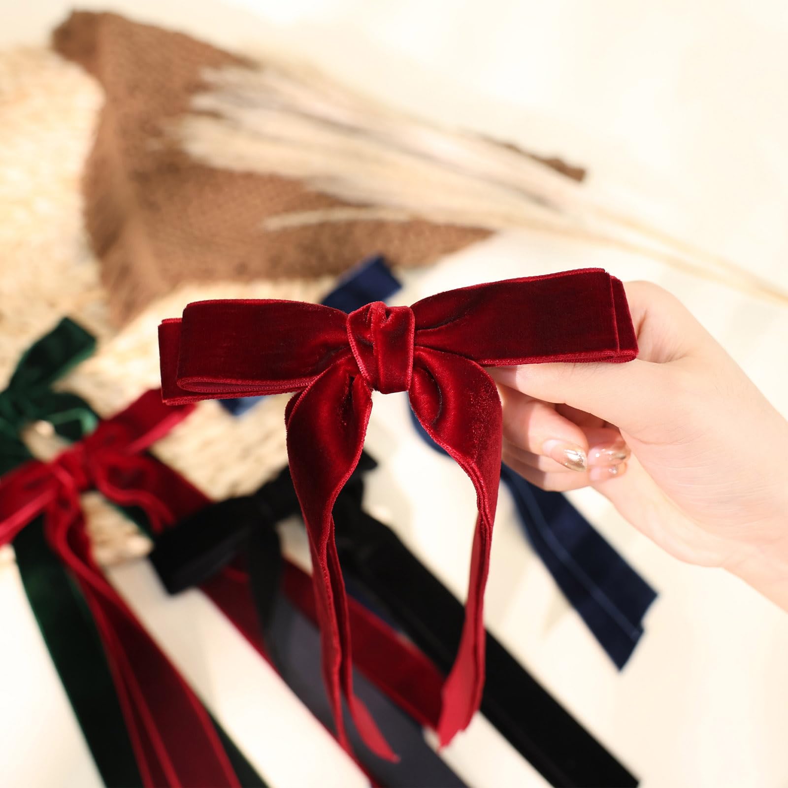 VOBOBE green tassel clip pairs well with casual or dressy ensembles.
