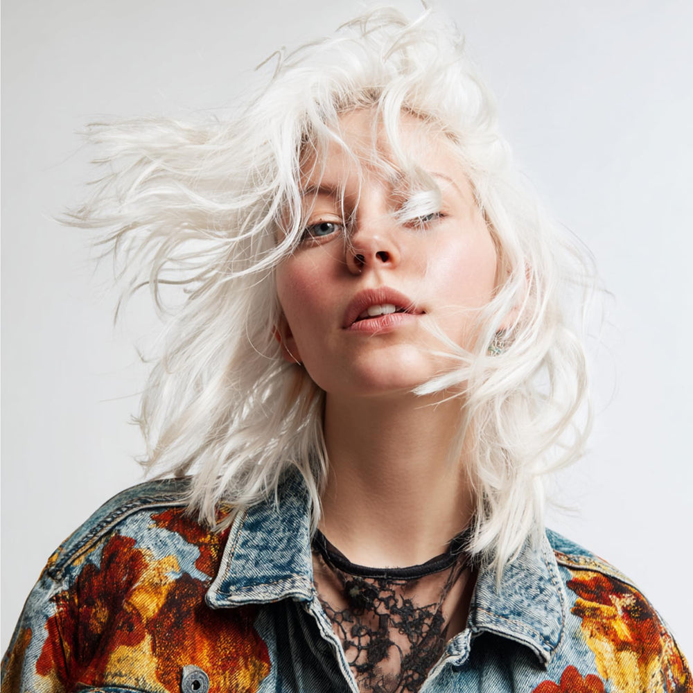 VOLLUCK washable color rinse—removes easily with shampoo.