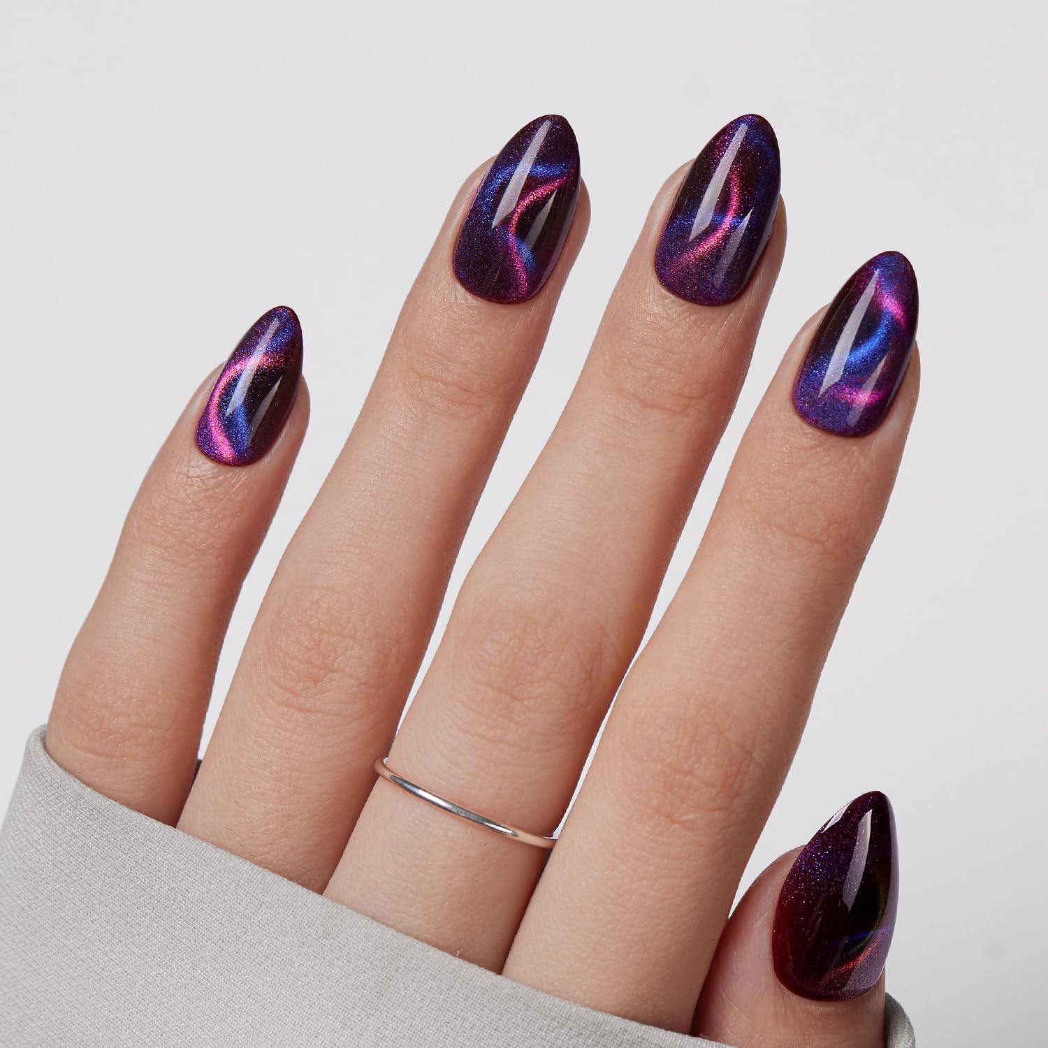 VSALON glue-on nails with VE glue provide strong hold