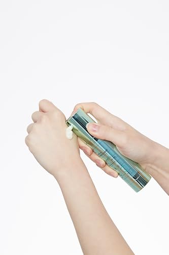 VT Cosmetics Color Reedle Shot packaging highlights premium, travel-ready design.