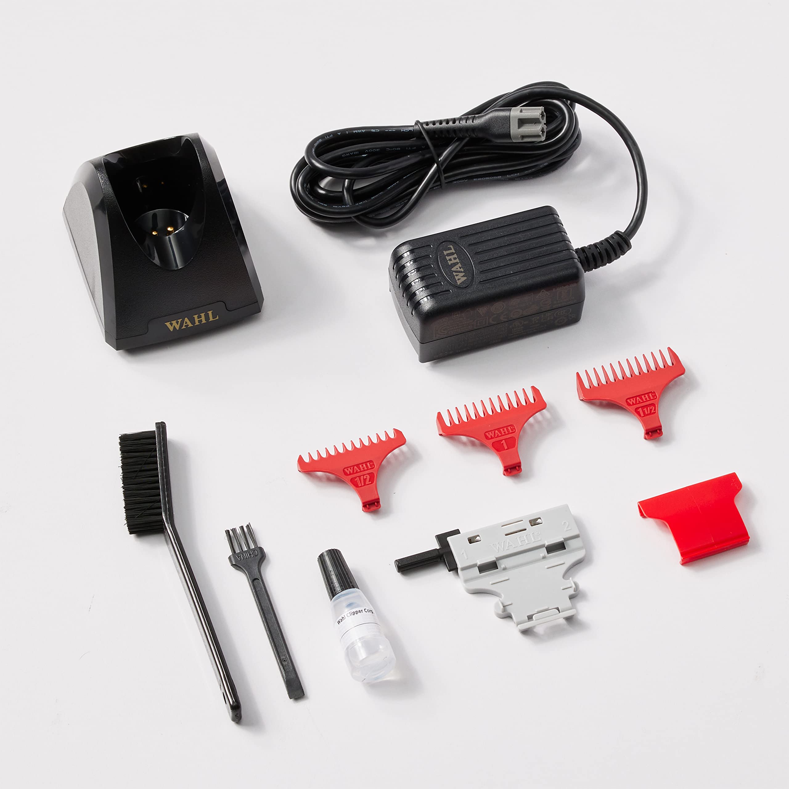 Wahl Professional 5 Star Gold Detailer compact design for portable grooming.