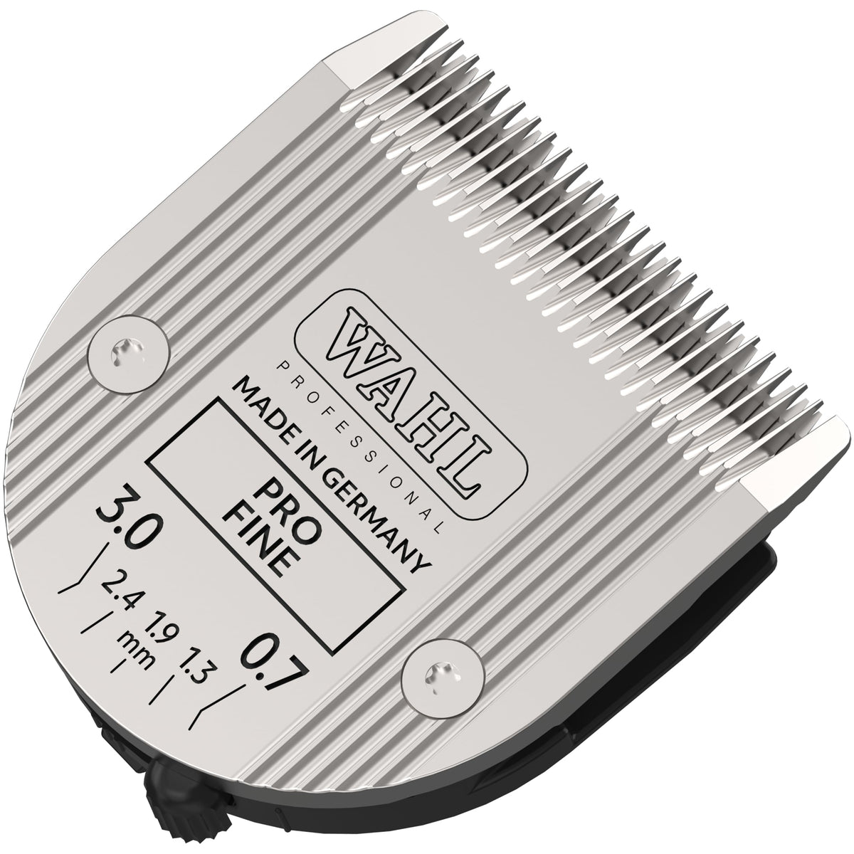 Wahl Professional Animal 5-in-1 blade close-up showing versatile sizes for precise trims
