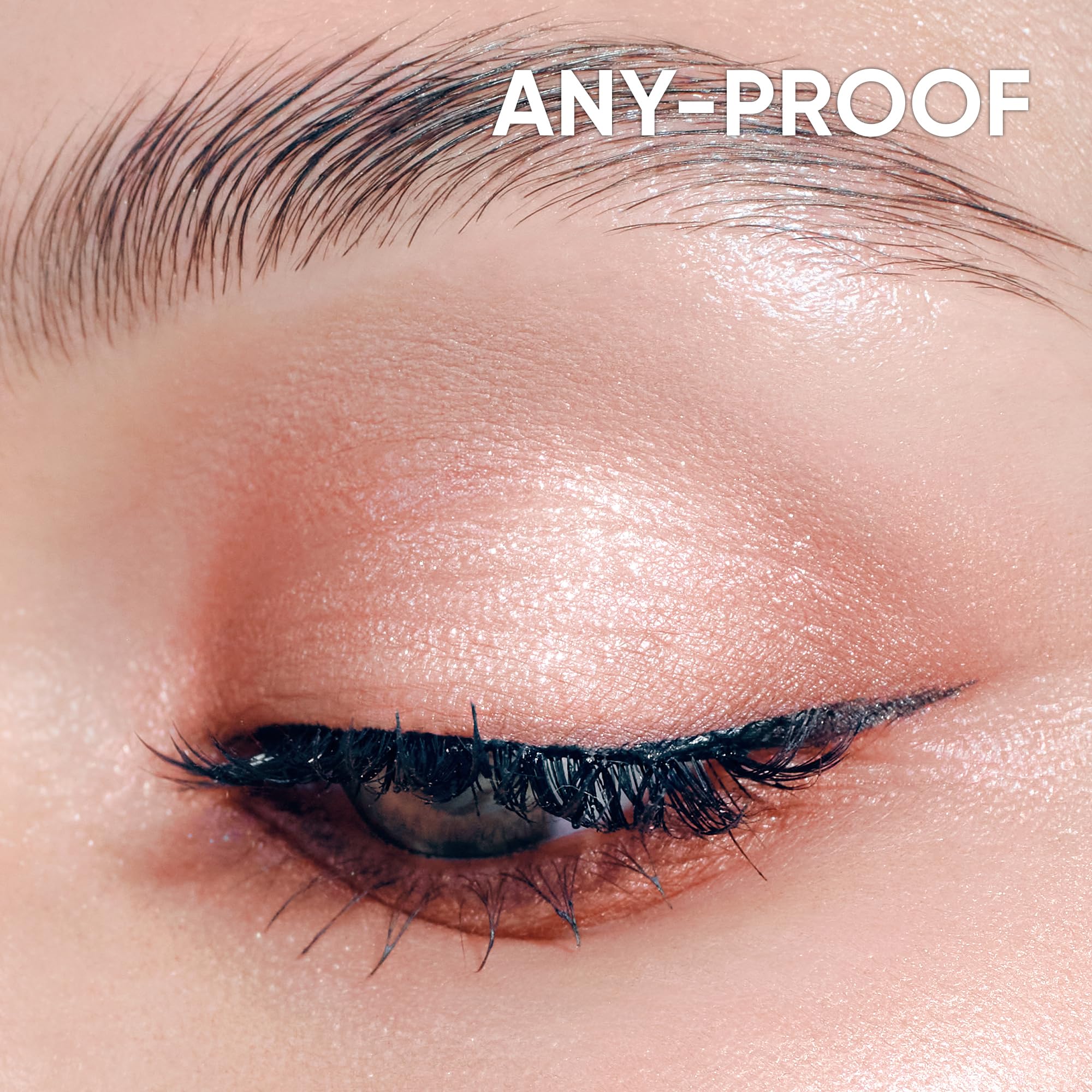 WAKEMAKE eyeliner 01 Black smudge-proof finish supports all-day wear.