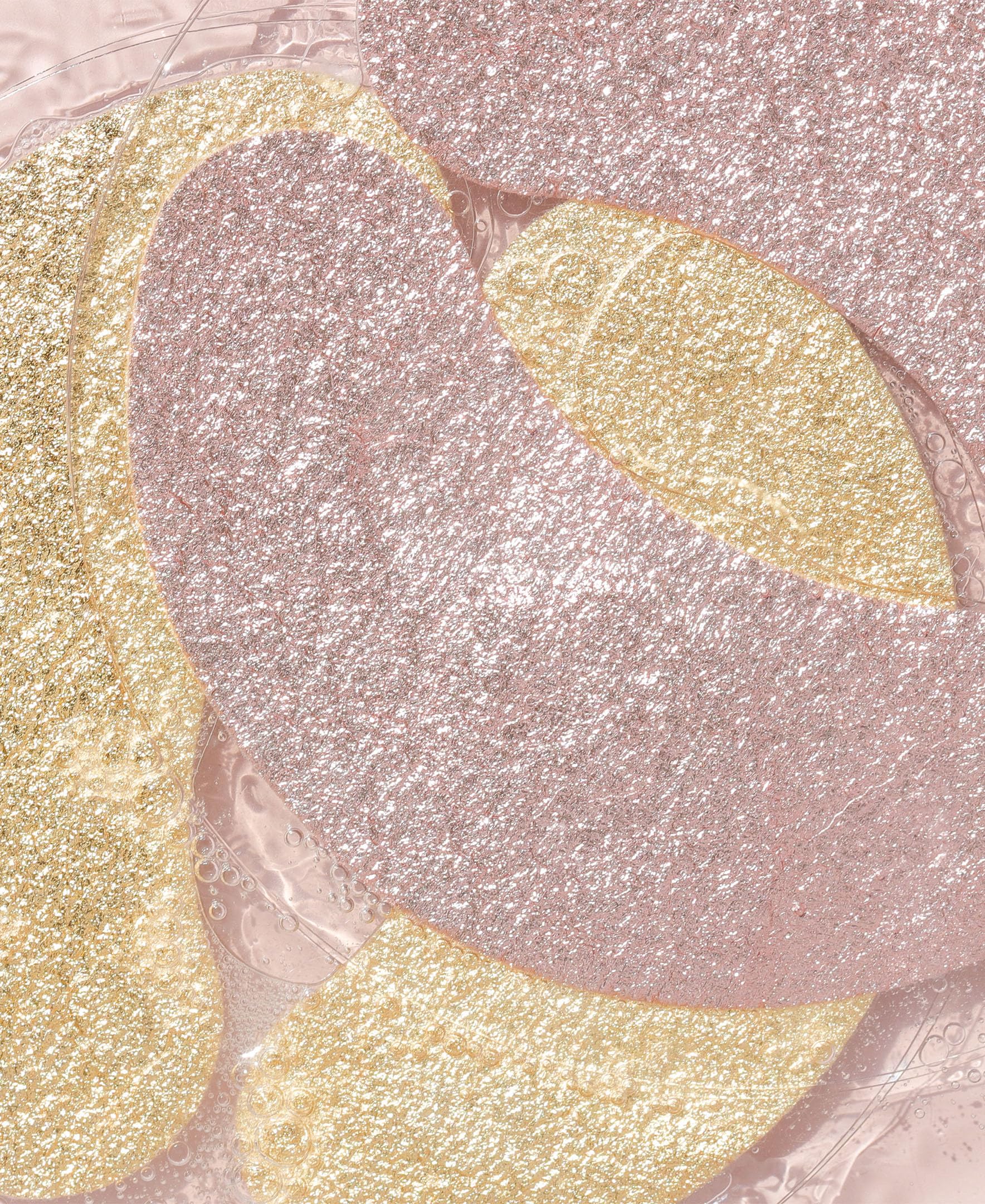 Wander Beauty Baggage Claim after-use face refresh look following treatment.