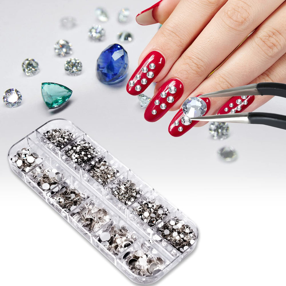 Weico clear rhinestones 3mm close-up with brilliant reflections for clothing and accessories