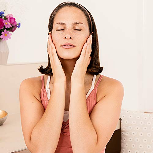 Weleda Hydrating Day Face Cream application demonstrates gentle daily moisture for smooth skin.