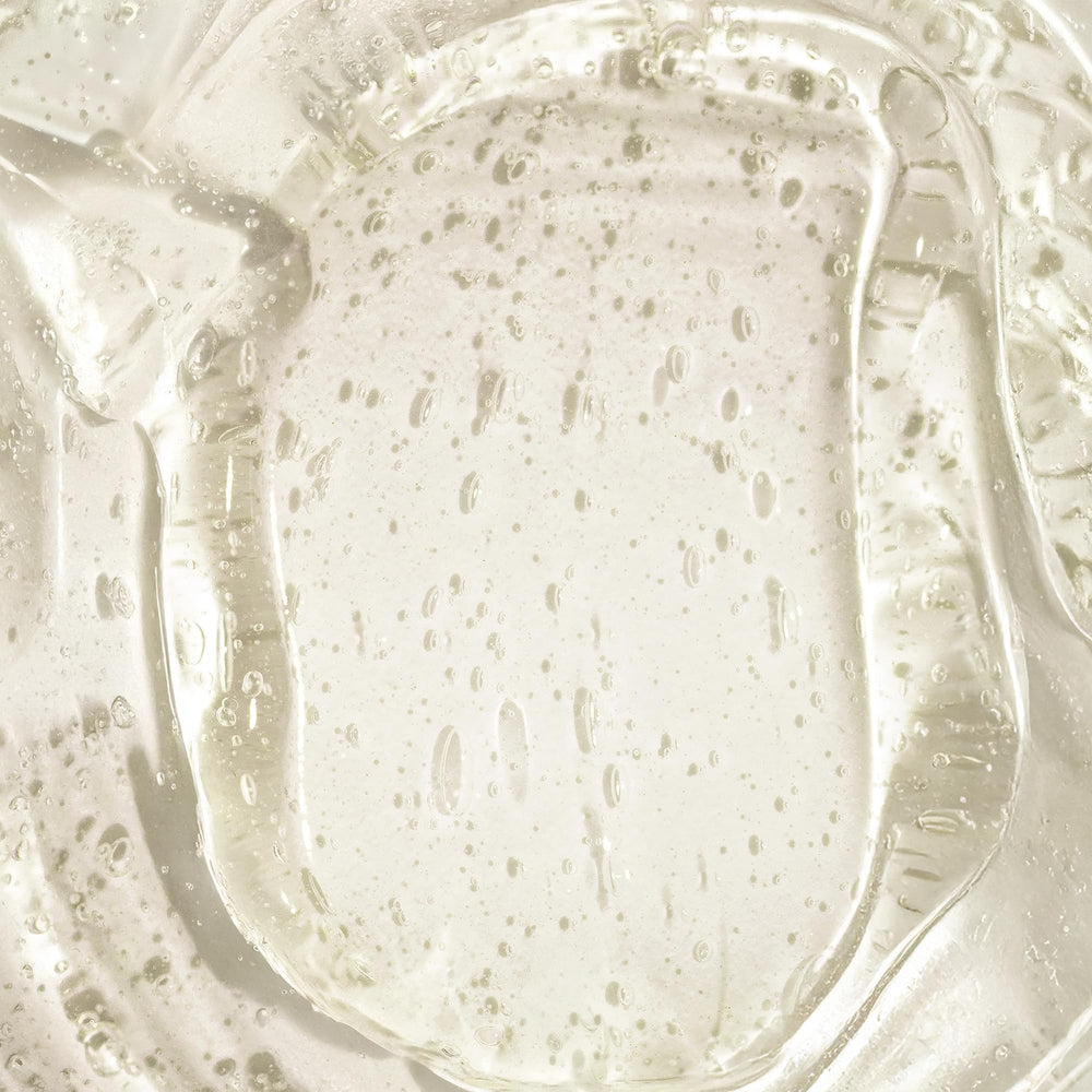 Wellbel Gelée Detox foamy lather illustrates buildup-cleansing action.