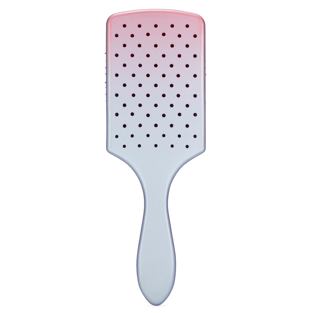 Wet Brush AquaVent design close-up emphasizes fast drainage and easy cleanup.