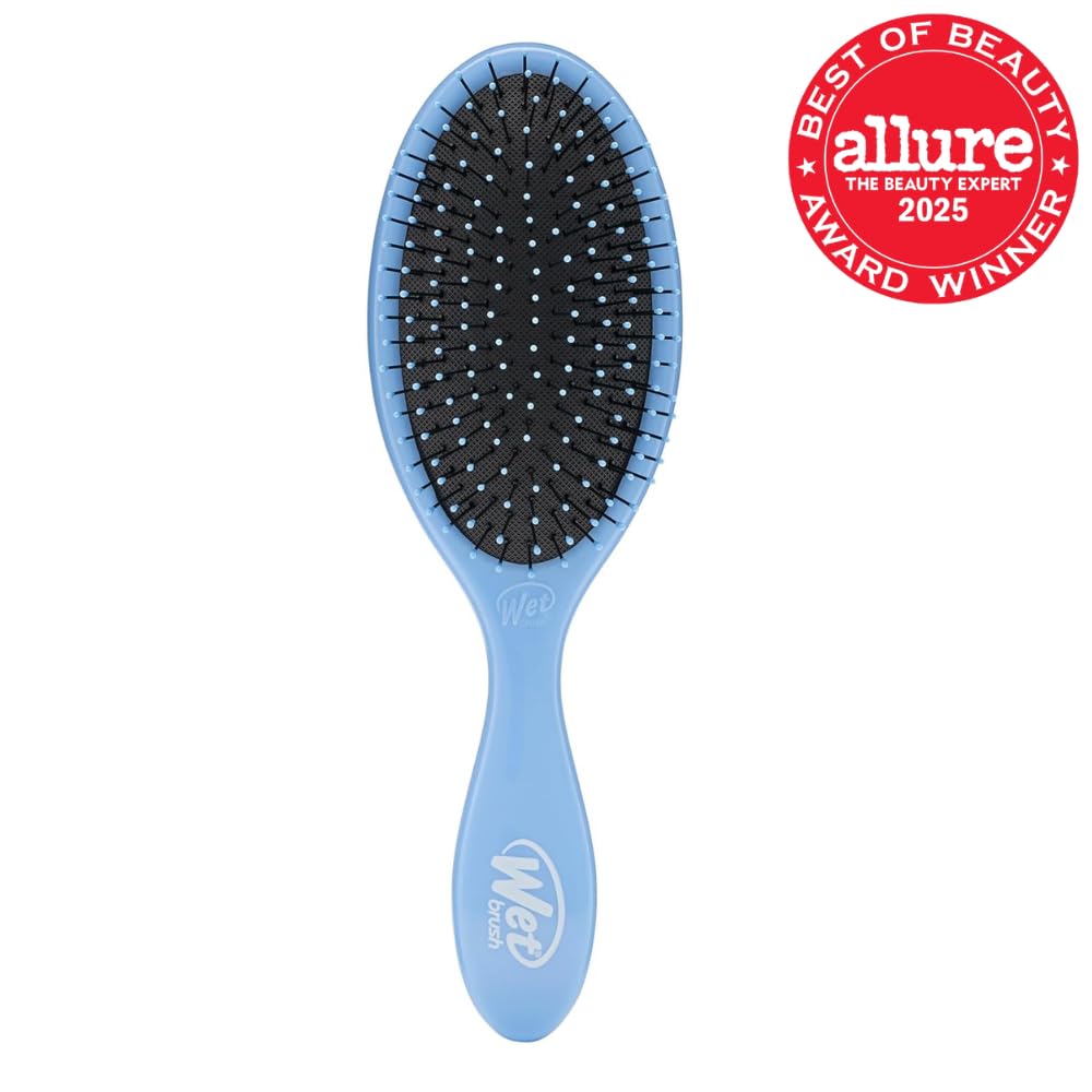 Wet Brush bristle closeup highlighting IntelliFlex bristles for gentle detangling