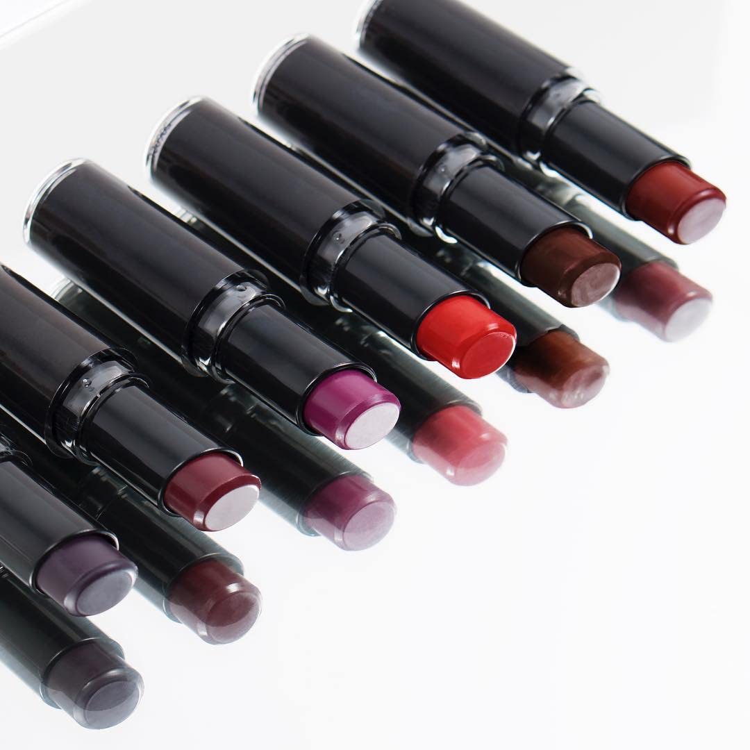 Wet n Wild ipstick Perfect Pout Vitamin E boosts lip texture and moisture