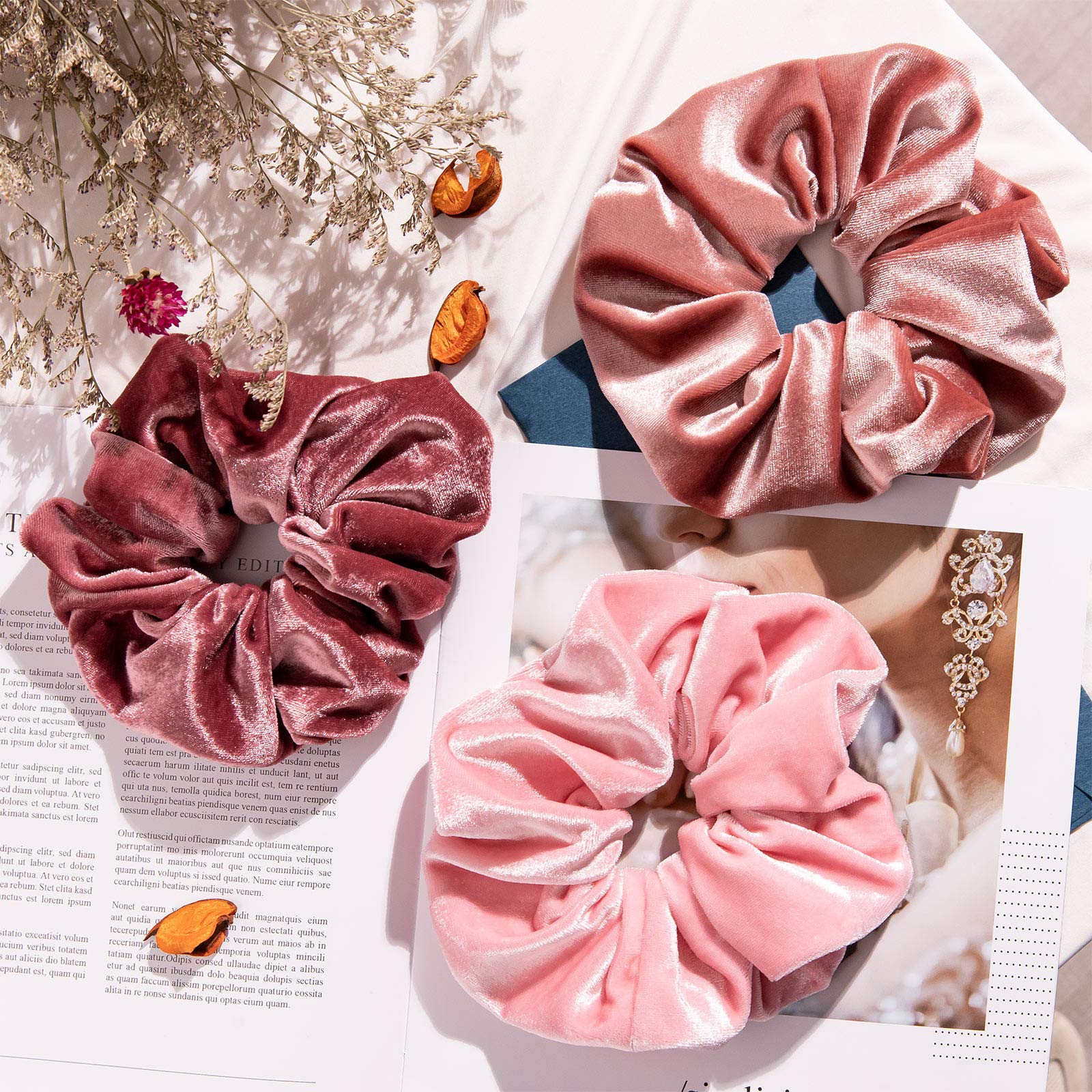 Whaline outer diameter 14cm (5.5in) detail, fits various hair types.