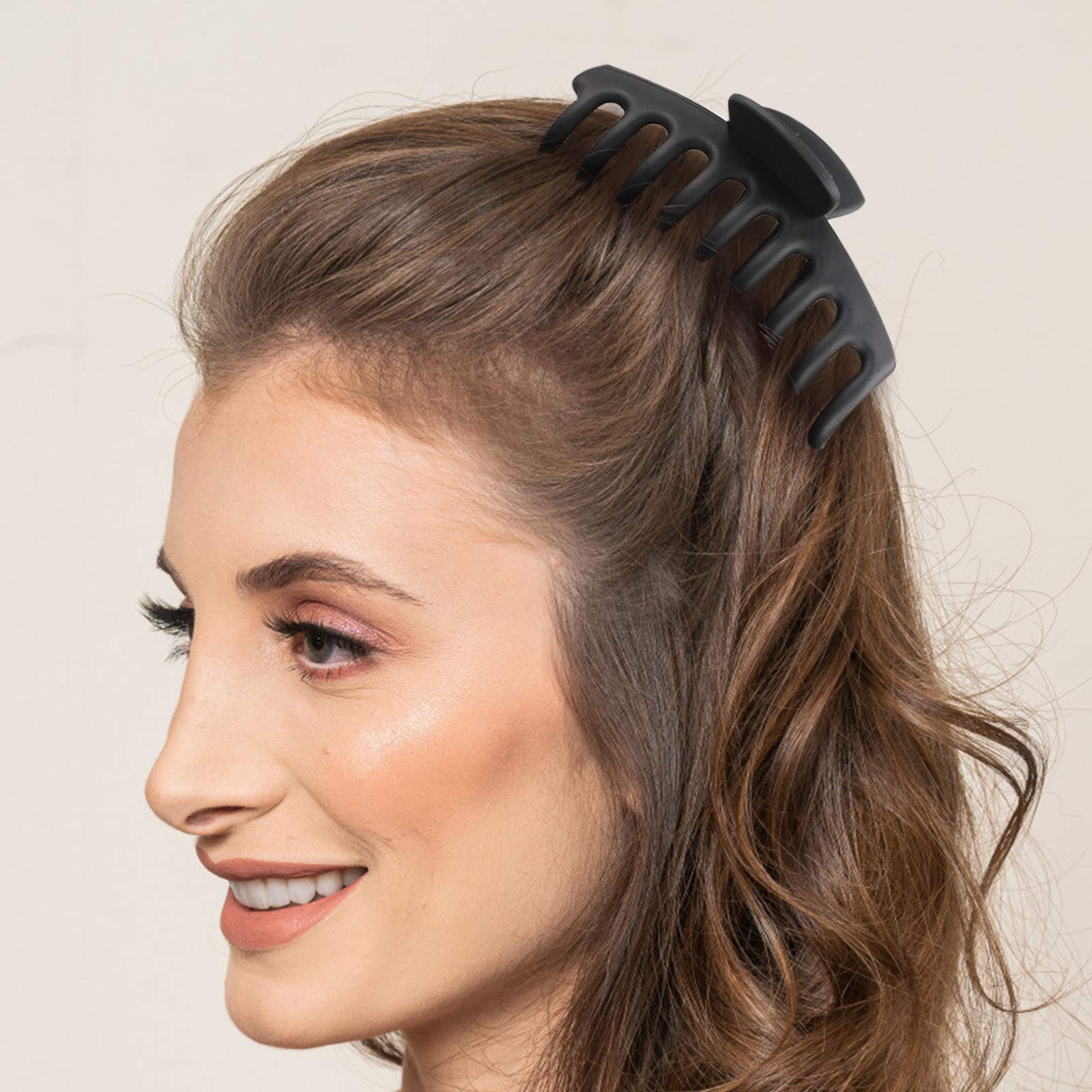 WHAVEL easy-styling clip helps arrange hair quickly and neatly.