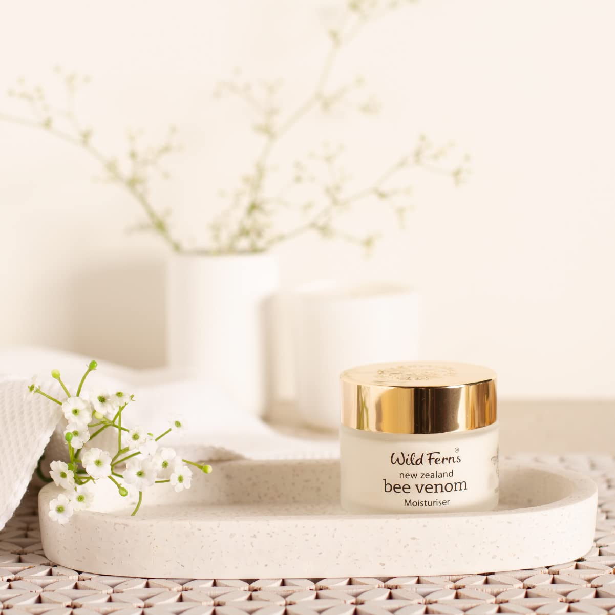 Wild Ferns Manuka honey ingredient close-up emphasizes natural nourishment for skin