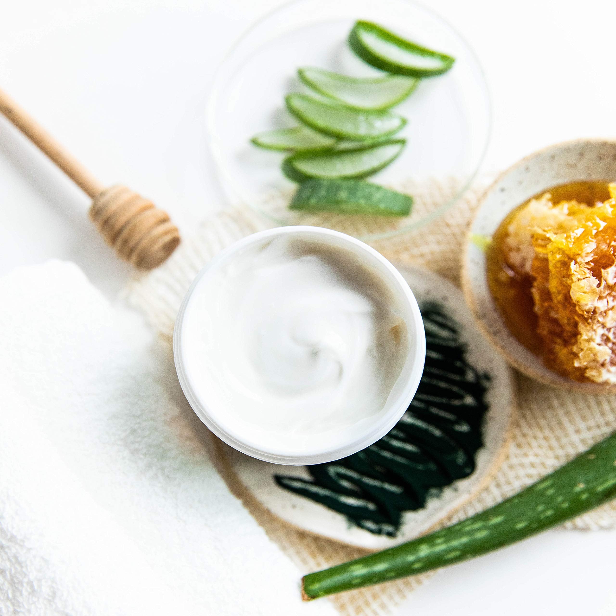 Wild Naturals Manuka Honey Moisturizer pH-balanced formula supports skin-friendly care.