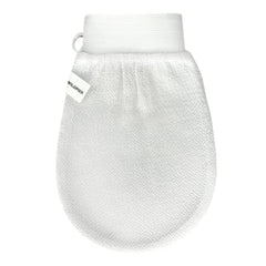Wildpier glove white front view highlights textured fabric for gentle yet effective exfoliation.
