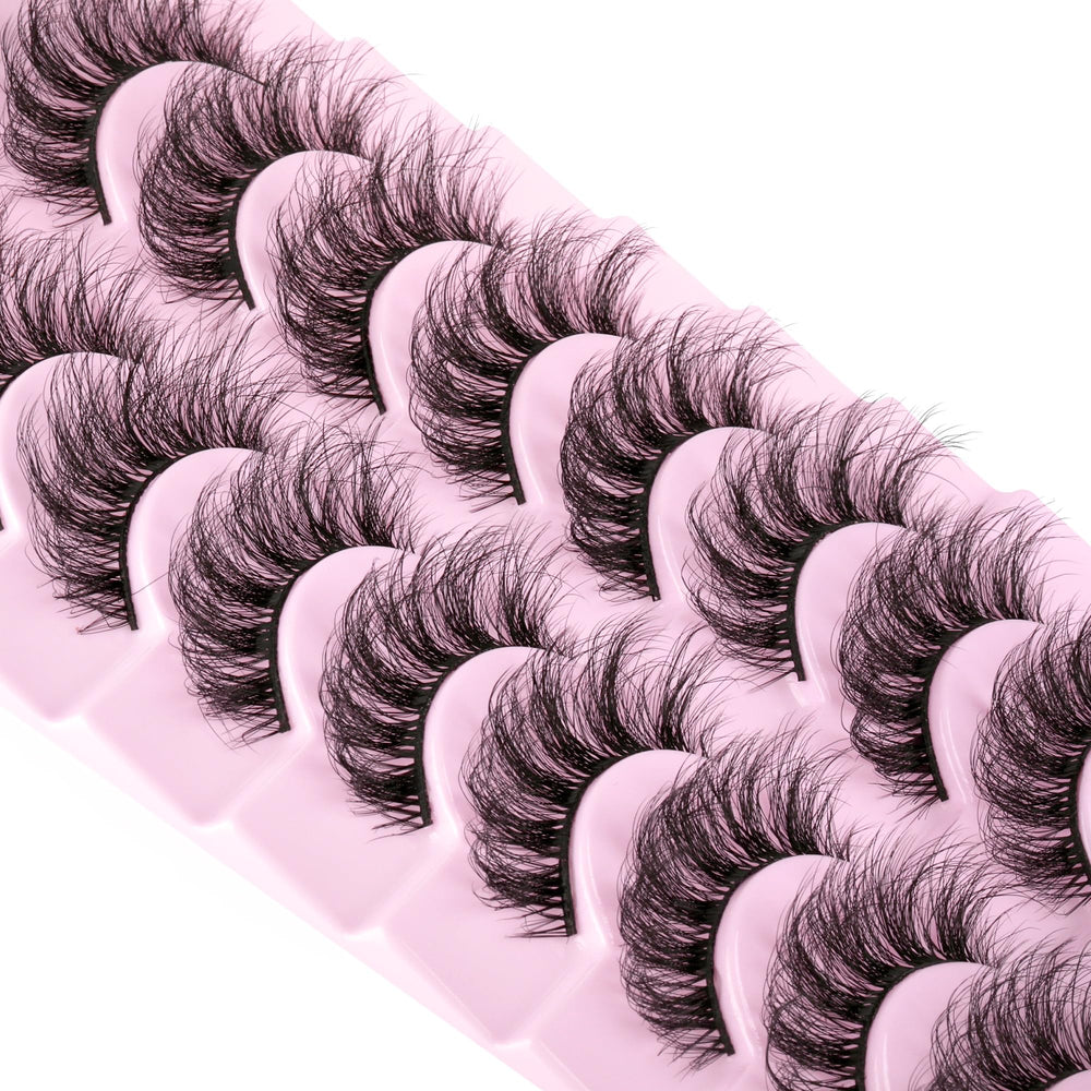 wiwoseo lashes natural look pack closeup shows fluffy, lightweight lashes for everyday enhancement