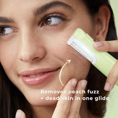 WLU Dermaplane Razor Green LED-light close-up for precise peach fuzz removal