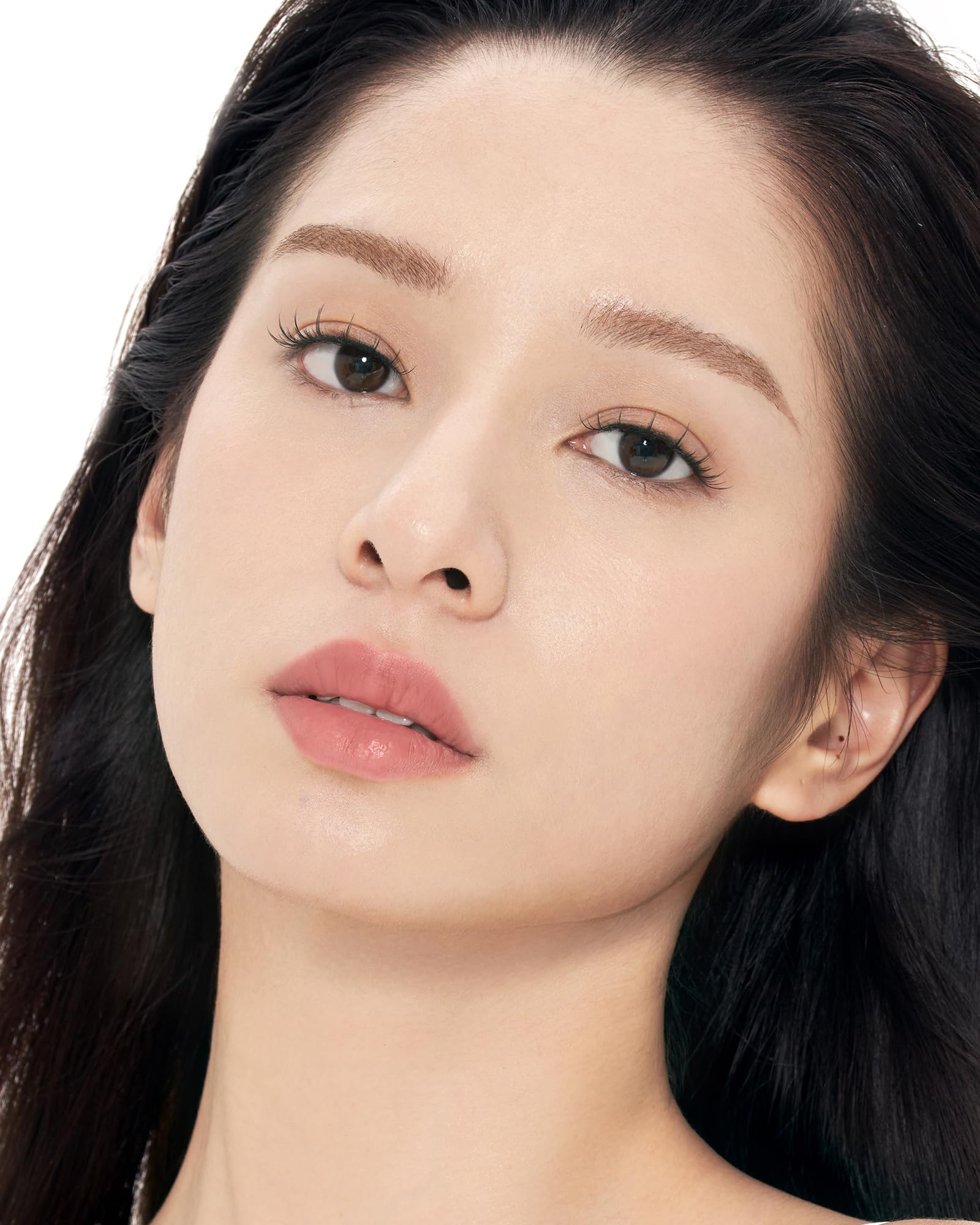 WOSADO applicator kit with magnetic lashes demonstrating easy, glue-free application.