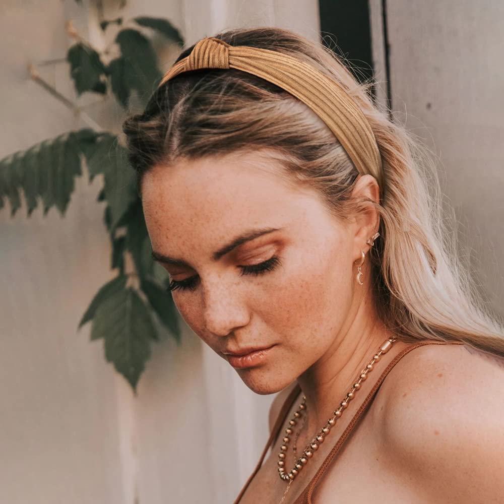 WOVOWOVO headband with ear-friendly ends keeps hair in place without pinching.