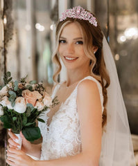 WOVOWOVO Tiara lightweight-2oz keeps you comfortable during celebrations