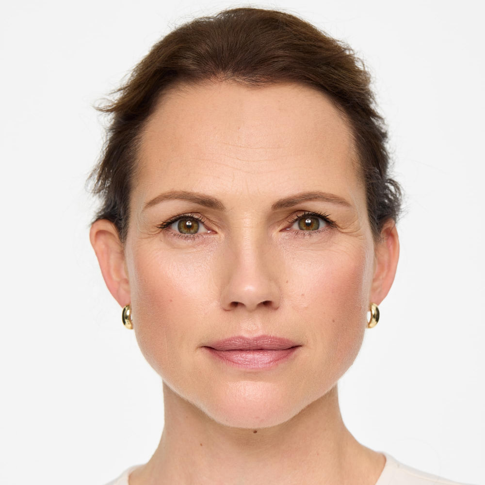 WUNDERBROW brow before-and-after look highlights natural fullness and shape.