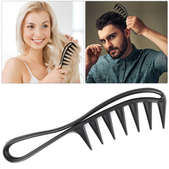 wy-lighting-level curly-wavy-hair-comb helps define waves with minimal breakage.