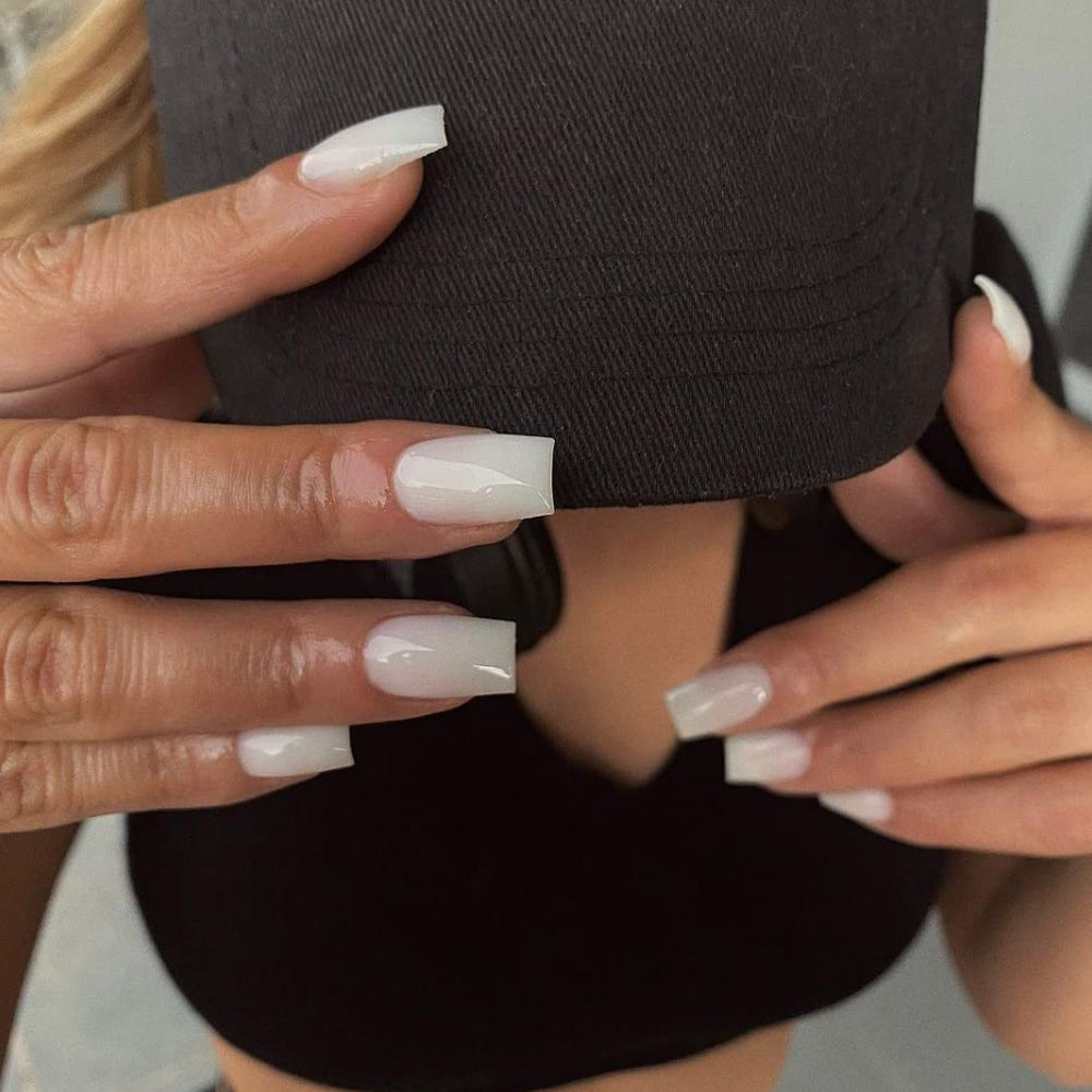 XCREANDO press-on nails medium length glue-on deliver lasting shine.