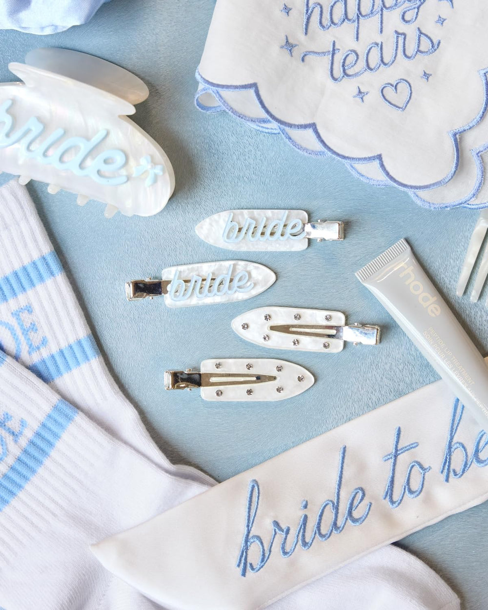xo, Fetti bride clips fit diverse hair types for secure styling.