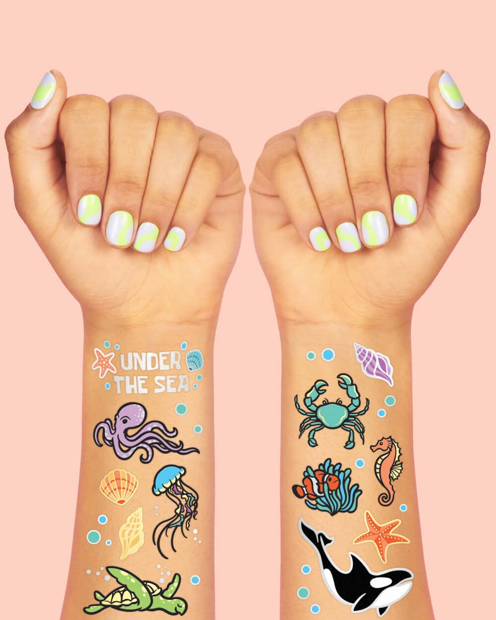 Tatuaje xo Fetti delfín juguetón aporta brillo y alegría.