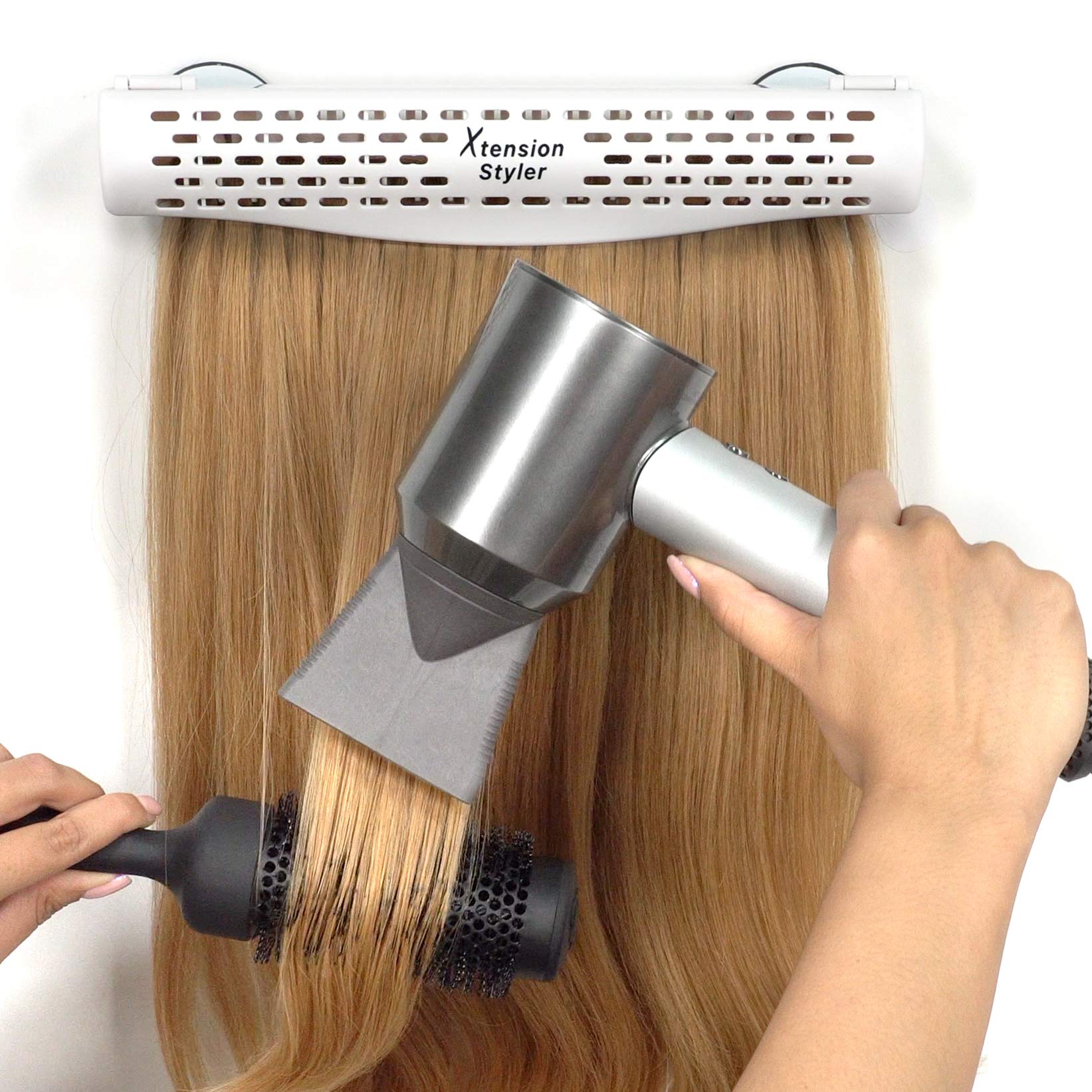  Xtension Styler dual suction cups close-up for stable grip on smooth surfaces.