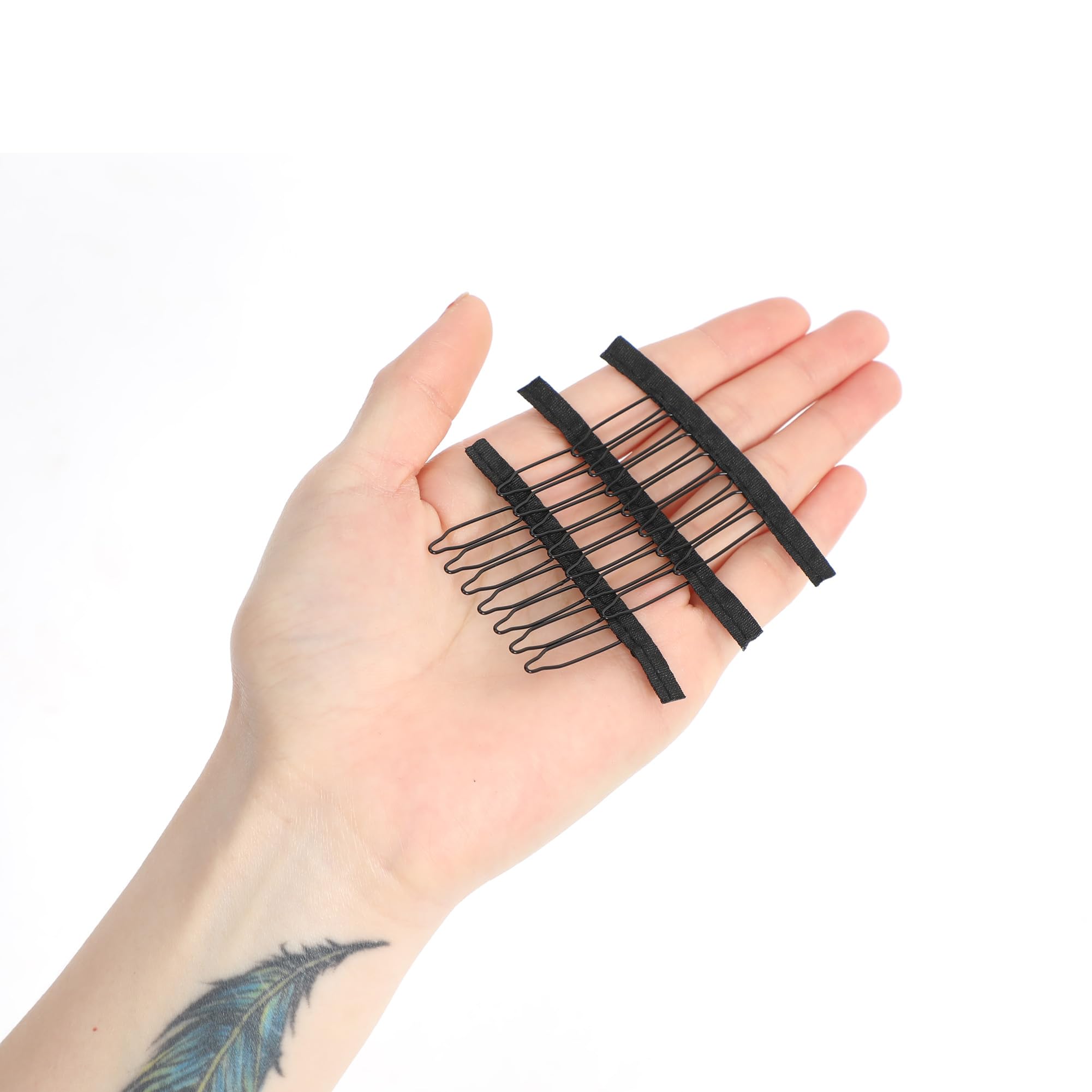 Xuxisowo black wig clips in use illustrate color-compatible styling