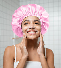 YANIBEST satin bonnet adjustable elastic band detail ensures comfortable wear on various head sizes.