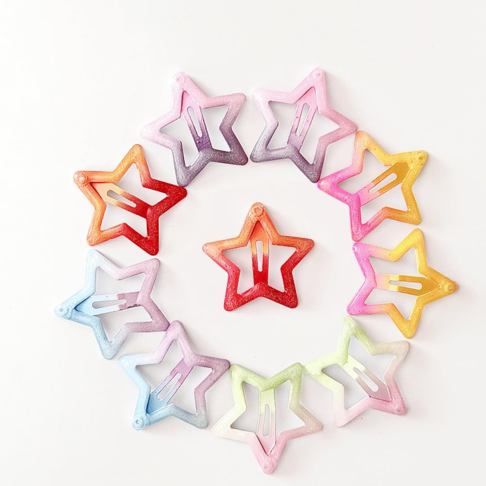 Yaokua star clips worn by kids at a festive party.