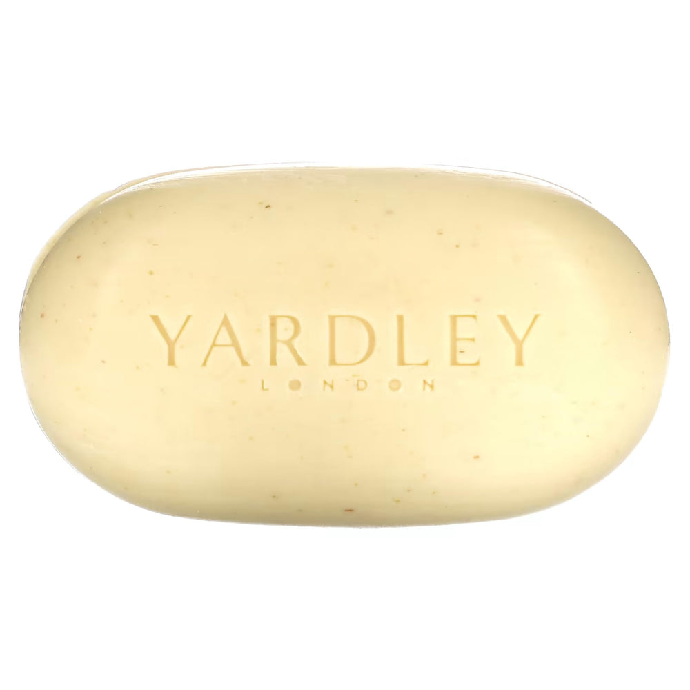 In-use moment: creamy lather and spa-like home fragrance courtesy of Yardley.