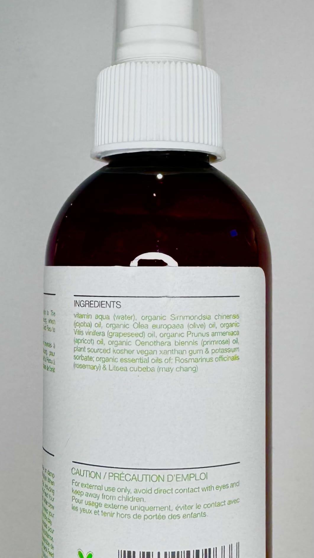 YAROK alcohol-free close-up emphasizes gentle, salon-friendly care.