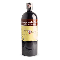 Yeguada La Reserva Black Horse Shampoo bottle supports scalp hydration and hair strength.