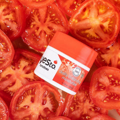 Yes To Tomatoes close-up of tomato extract highlighting antioxidant benefits