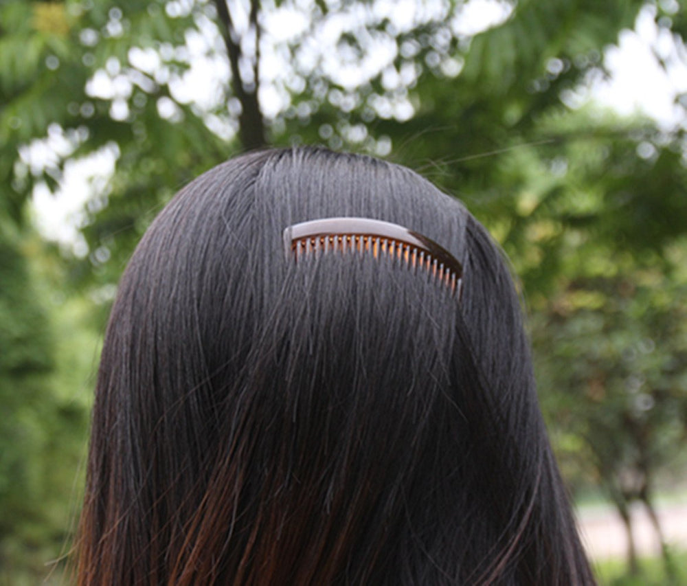 Yeshan hair comb suited for parties and formal occasions.