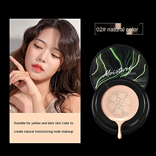 YG LianKai mushroom-head sponge applying makeup demonstrates gentle, skin-friendly texture.