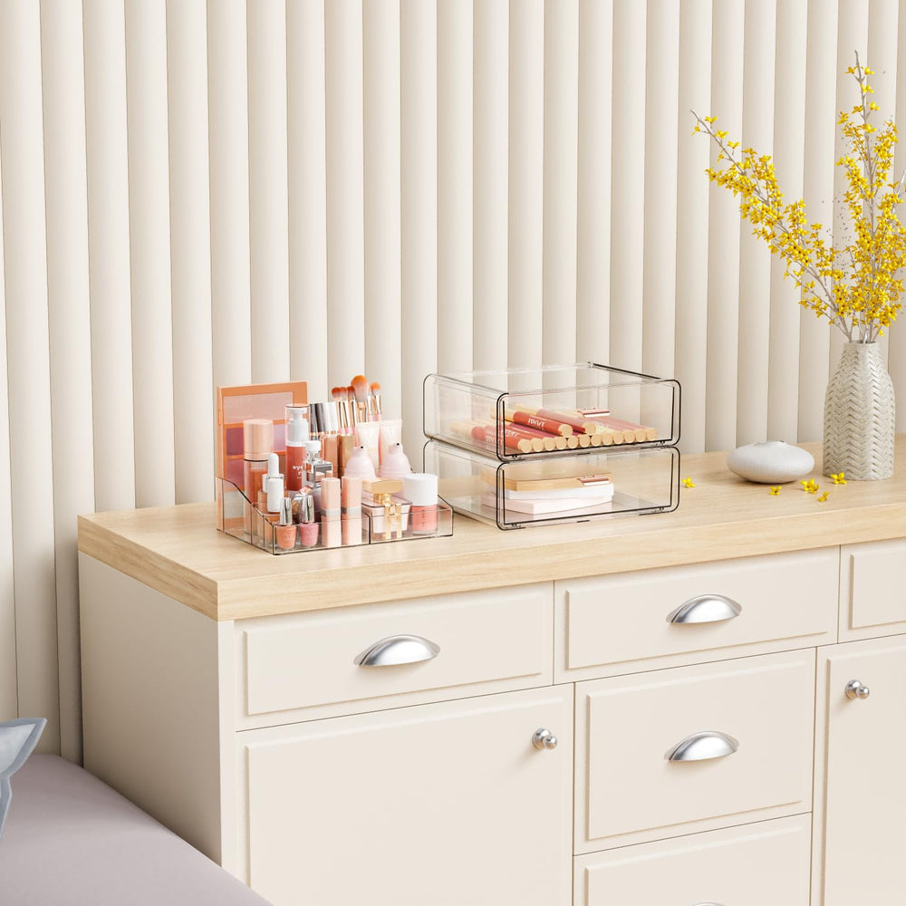 Yieach makeup brushes and jewelry stay neatly organized in one unit.