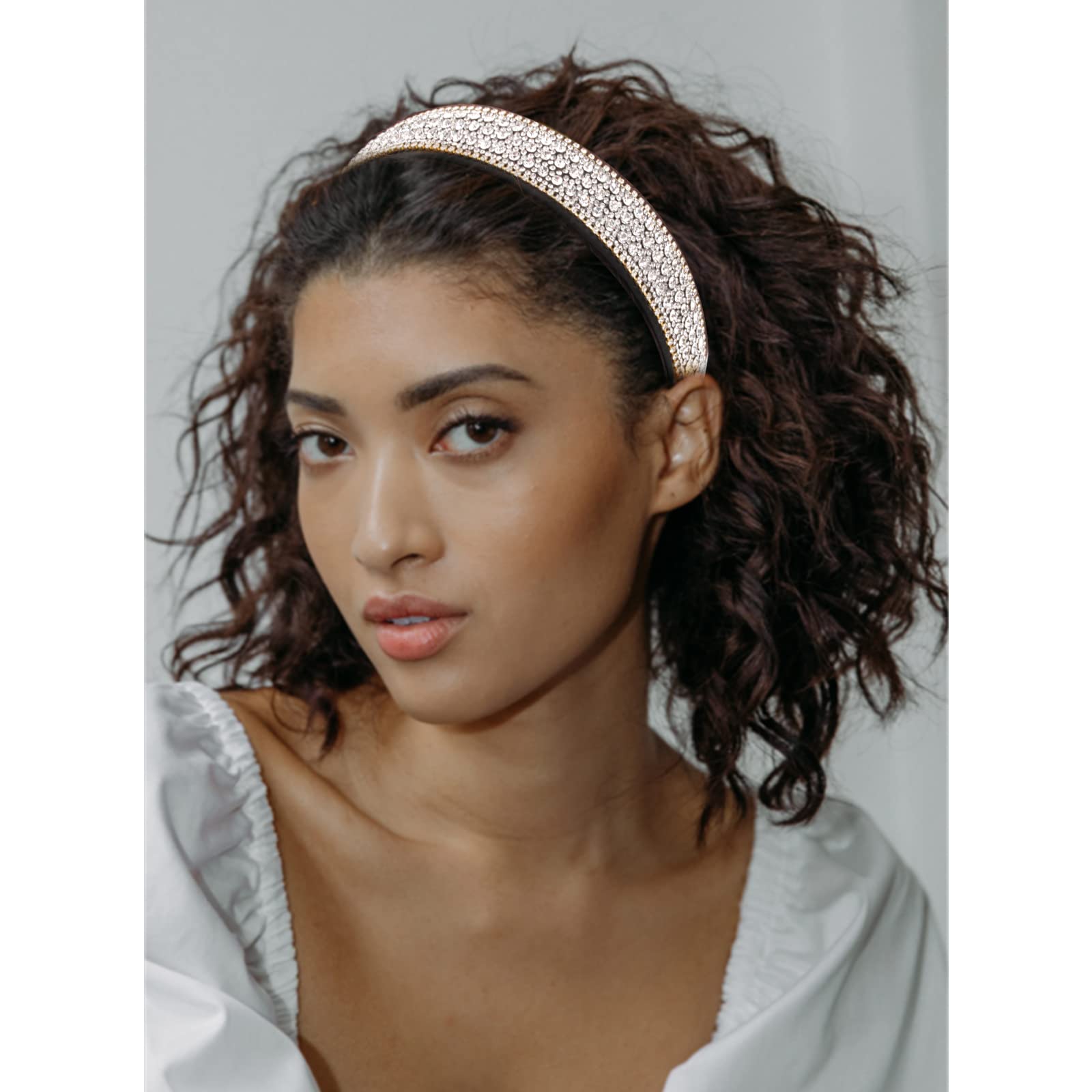 YISSION soft velvet lining headband offers comfortable wear with secure grip.
