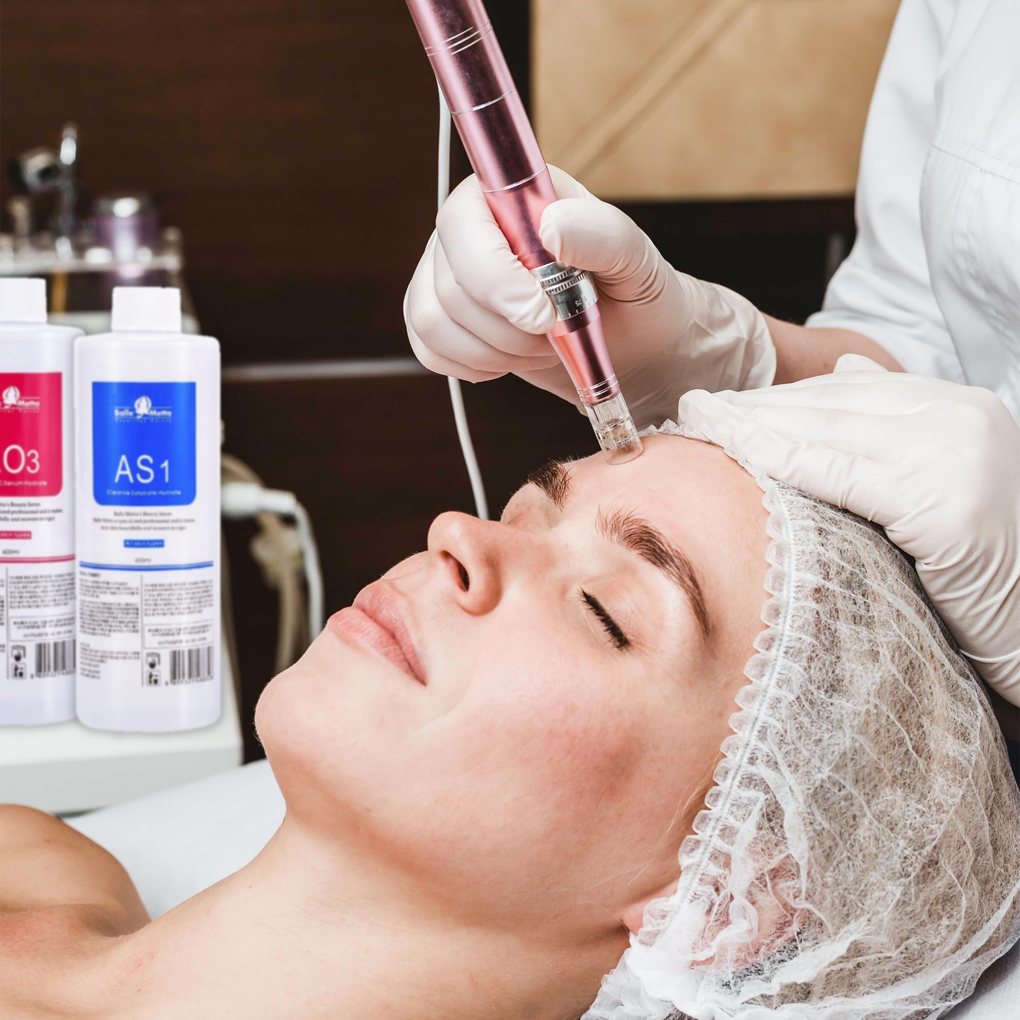 YMEYFAN professional facial machine hydrate setup demonstrates bottle pouring for efficient sessions
