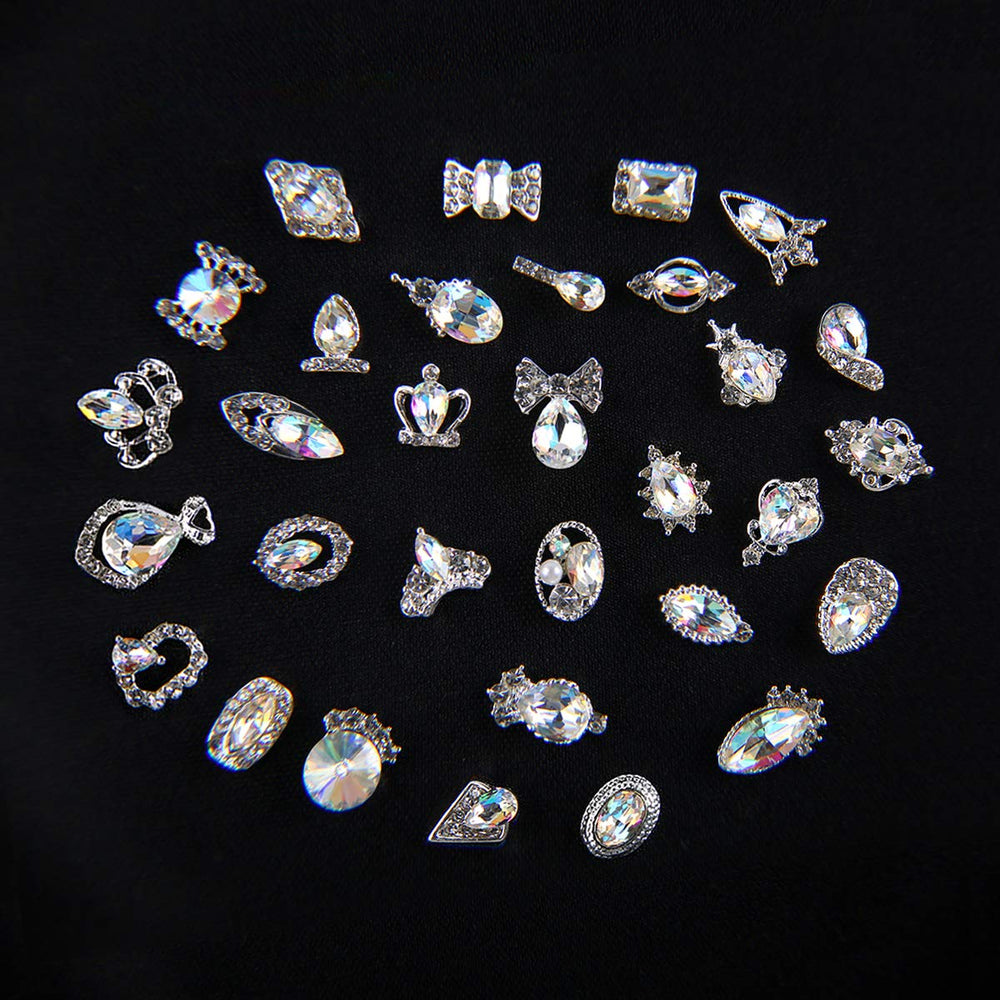 YOOCUS nail art diamonds curved-base design enhances fitting on natural or acrylic nails.