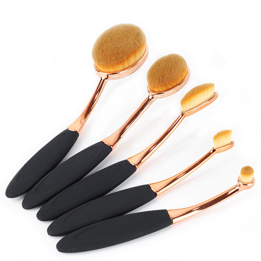 Yoseng oval foundation brush liquid foundation application demonstrates smooth blend on skin.