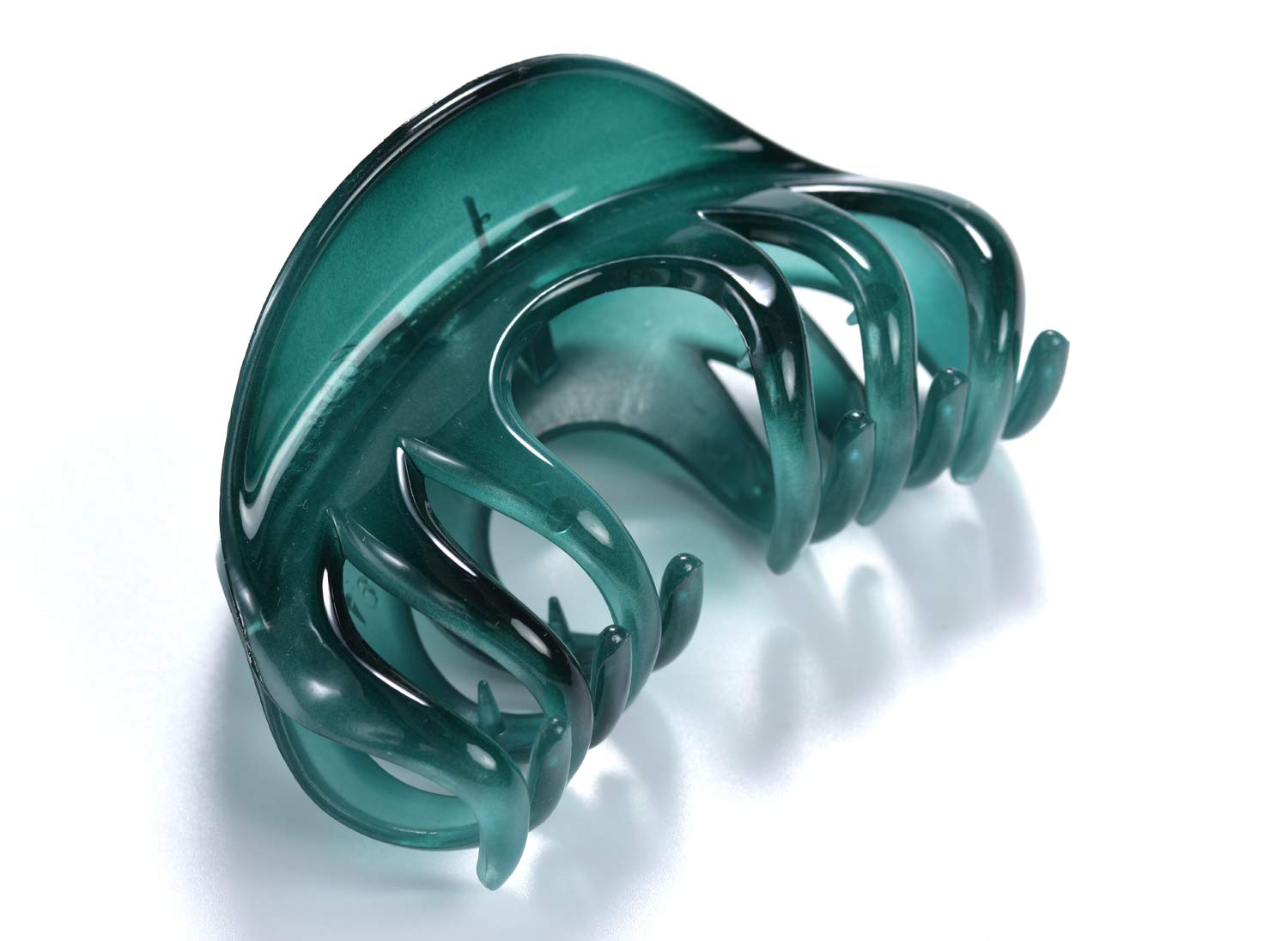 YOUXUAN hair clip in daily-use setting at desk or gym