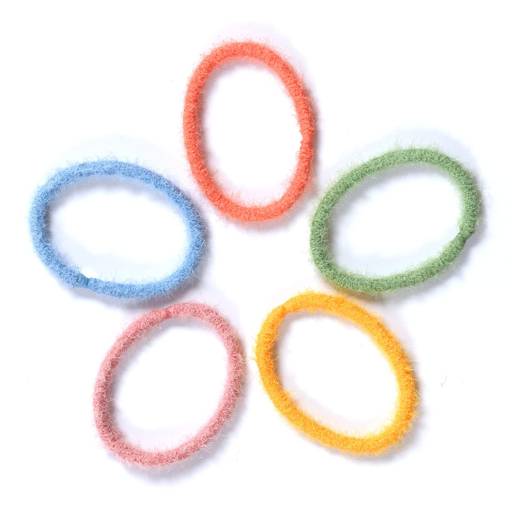 YOUXUAN small hair elastics tied into a ponytail on a child