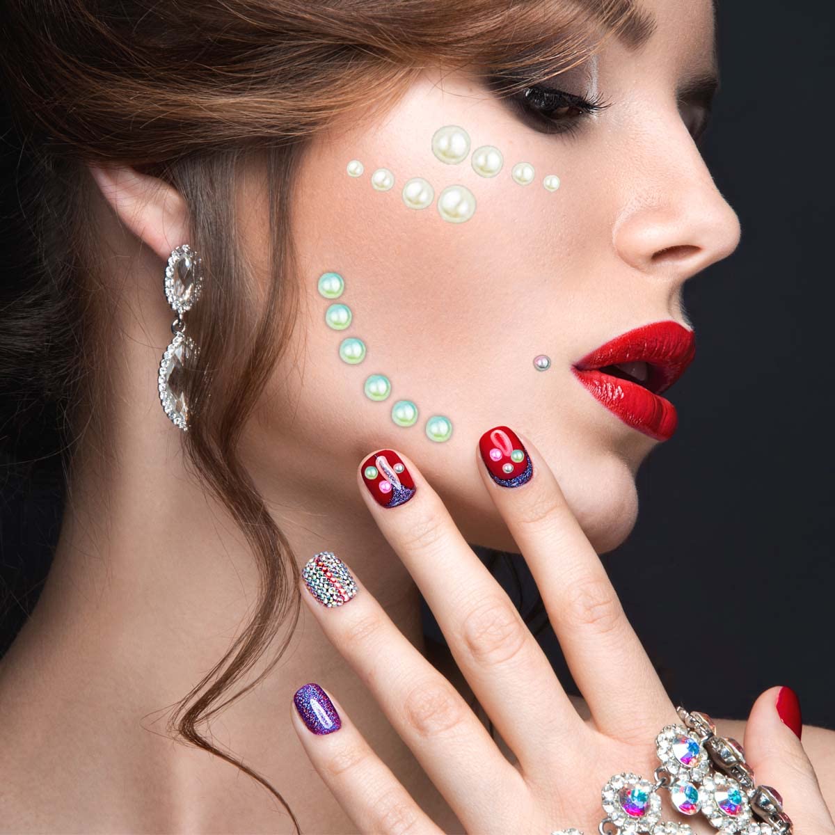 Yuntop self-adhesive pearls ideal for scrapbooking and paper crafts, quick decoration.