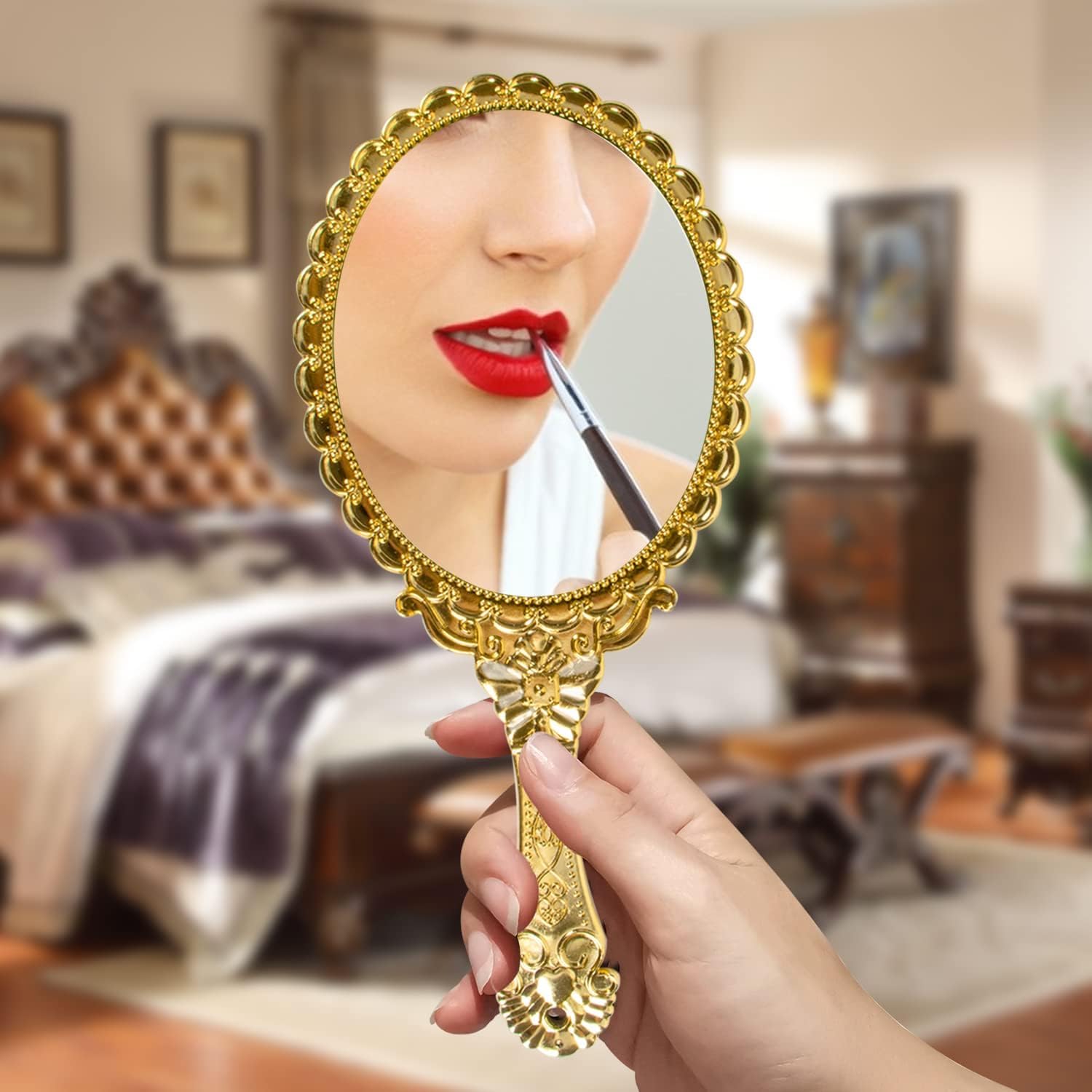 YUSONG vintage handheld mirror with sturdy grip supports effortless touch-ups.